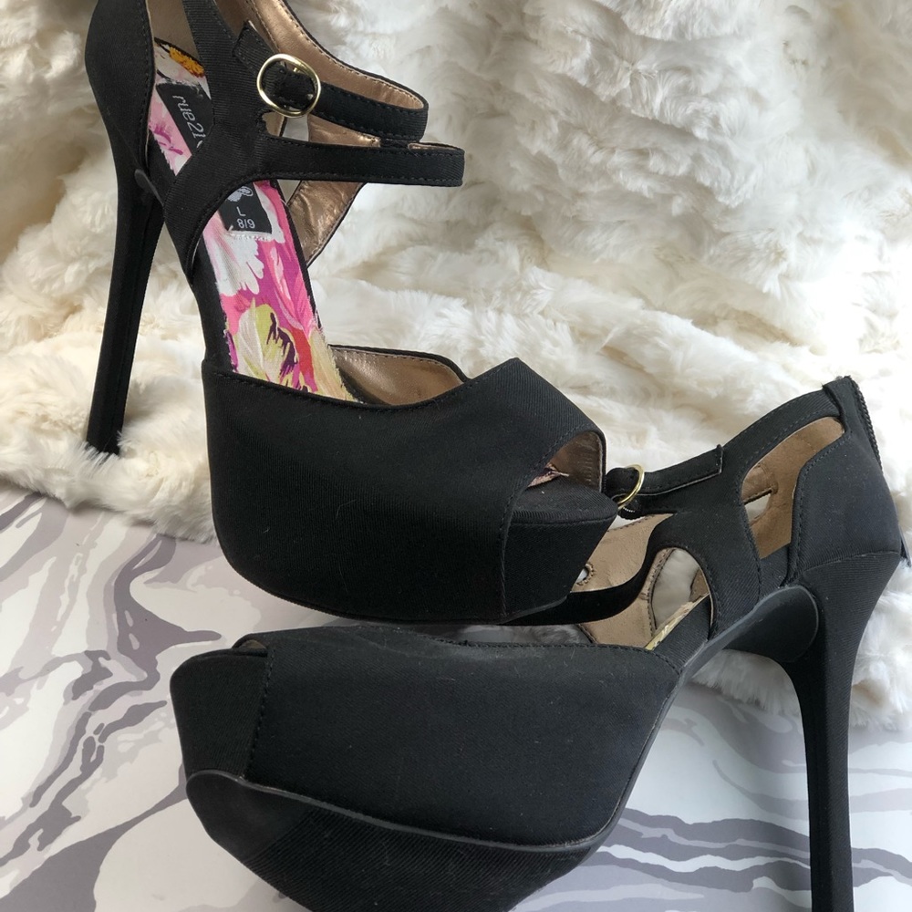 Black heels, 5 1/2”heigh
